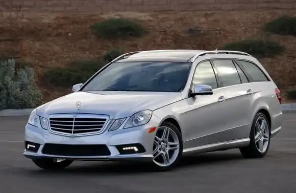 Mercedes E E 200 / E 200 CGI / E 220 CDI / E 250 / E 250 CGI
 E 200 D / E 200 CDI / E 220 D / E 250 D / 250 CDI
 E 300 / E 300 H / E 350 / E 350 CGI
 E 300 D / E 300 CDI / E 350 CDI / E 350 D
 E 400
 E 500 / E 550
 E 63 AMG
