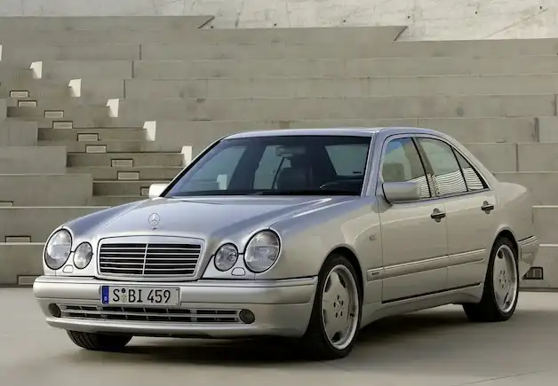 Mercedes E E 200 / E 230 / E 240 / E 280
 E 200 CDI / E 200 D / E 220 CDI / E 220 D / E 250 D /E 270 CDI / E 290 D
 E 300 D / E 320 / E 320 CDI
 E 420 / E 430
 E 50 AMG / E 55 AMG