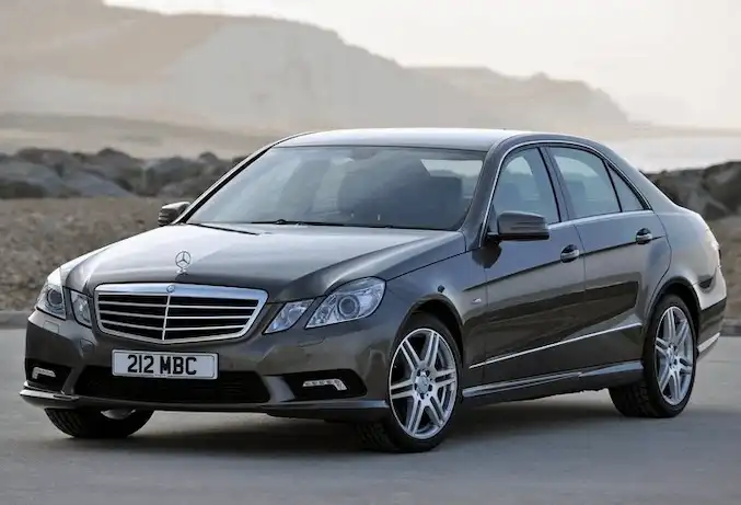 Mercedes E E 180
 E 200 / E 200 NGT / E 200 CGI / E 200 C / E 250 / E 250 CGI
 E 200 D / E 200 CDI / E 220 D / E 220 CDI / E 250 D / E 250 CDI
 E 300 / E 300 H / E 350 / E 350 CGI
 E 300 D / E 300 CDI / E 350 CDI / E 350 D
 E 400 / E 400 H
 E 500 / E 550
 E 63 AMG