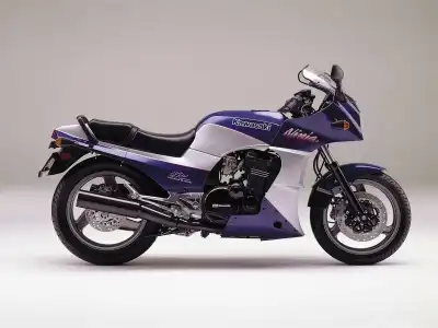 Kawasaki GPZ900
